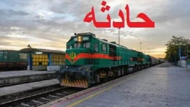 خروج ۱۲ واگن باری از ریل؛ خط آهن شمال-جنوب مسدود شد خروج ۱۲ واگن باری از ریل؛ خط آهن شمال-جنوب مسدود شد